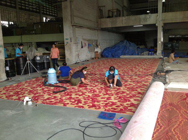 TuftedRugsshearinginThailand292822_509481522396999_1721068094_n_zpsf2a2f414.jpg