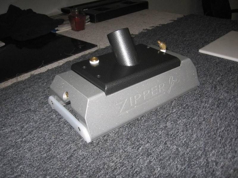 zipperjr010.jpg