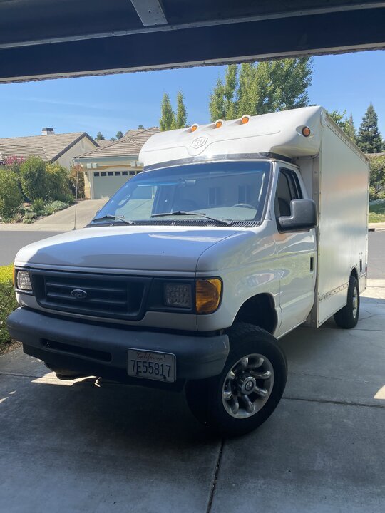 2003 Ford E350 Super Duty 113,000 miles and Steamway Powermatic Truckmount.